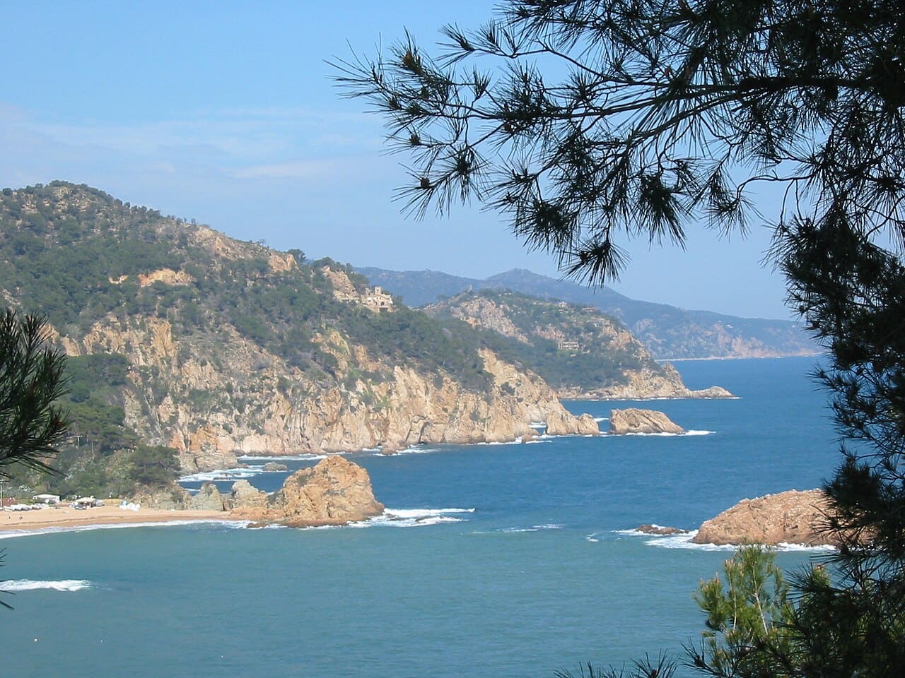 Costa Brava kıyısı ve koylar